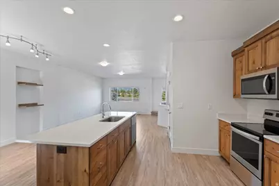 2234 N 450 W, Layton, UT 84041 - Photo 9