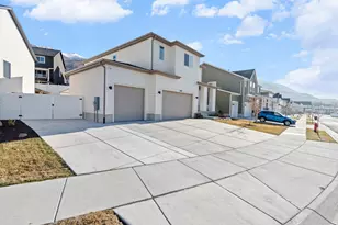 1048 N Kensington Hts, Kaysville, UT 84037 - Photo 3