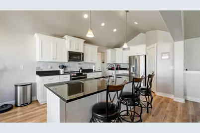 366 W Sky Hawk Way, Elk Ridge, UT 84651 - Photo 9