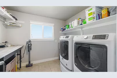 366 W Sky Hawk Way, Elk Ridge, UT 84651 - Photo 15