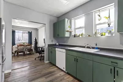 117 N 100 E, Tooele, UT 84074 - Photo 7