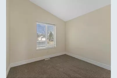 338 N 1090 W, Hyrum, UT 84319 - Photo 23