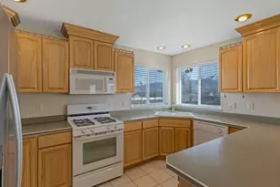 338 N 1090 W, Hyrum, UT 84319 - Photo 11