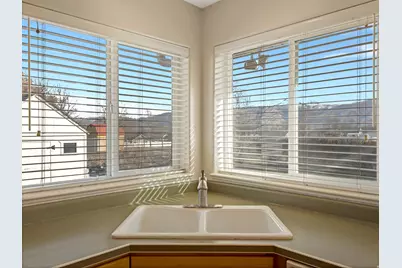 338 N 1090 W, Hyrum, UT 84319 - Photo 9