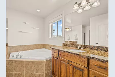 233 E Baycrest Dr, Saratoga Springs, UT 84045 - Photo 25