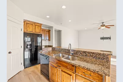 233 E Baycrest Dr, Saratoga Springs, UT 84045 - Photo 17