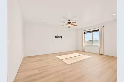 233 E Baycrest Dr, Saratoga Springs, UT 84045 - Photo 11