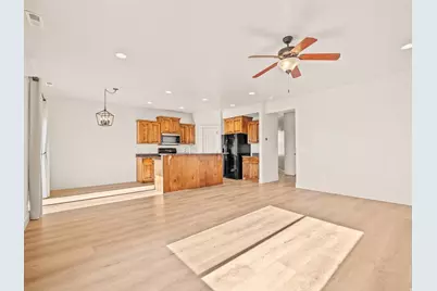 233 E Baycrest Dr, Saratoga Springs, UT 84045 - Photo 13