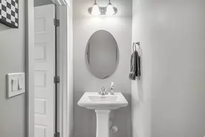 36 W Tytus Dr, Murray, UT 84107 - Photo 7