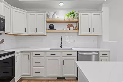 10637 S Oquirrh Lake Rd, South Jordan, UT 84009 - Photo 17