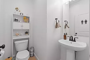 9340 N Vernham Ln E, Eagle Mountain, UT 84005 - Photo 13