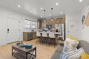 9340 N Vernham Ln E, Eagle Mountain, UT 84005 - Photo 7