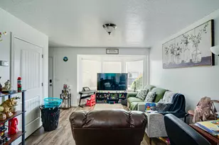 320 N 200 W, Bountiful, UT 84010 - Photo 7