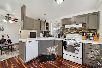 935 E 3000 N #26, Layton, UT 84040 - Photo 7