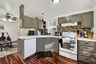 935 E 3000 N, Layton, UT 84040 - Photo 7