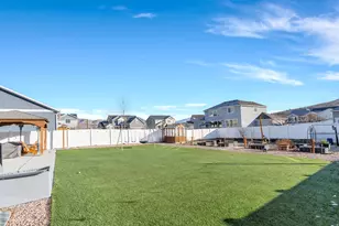 7940 N Seattle Slew Rd, Eagle Mountain, UT 84005 - Photo 33