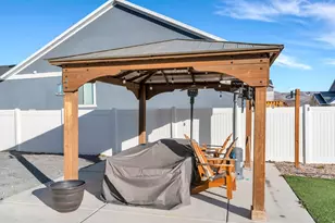 7940 N Seattle Slew Rd, Eagle Mountain, UT 84005 - Photo 35