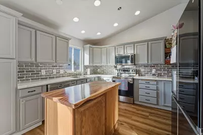 472 E 1420 N, Tooele, UT 84074 - Photo 5