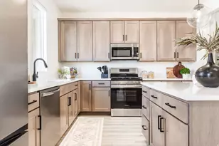 11082 S Lake Run Rd W, South Jordan, UT 84009 - Photo 7