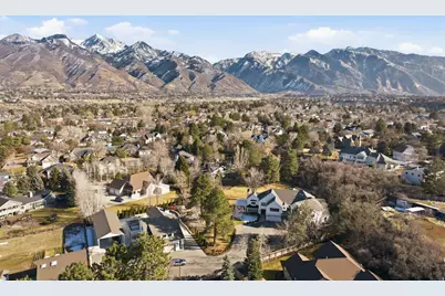 2152 E Creek Rd S, Sandy, UT 84093 - Photo 3