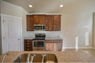 4088 E Oakland Hills Dr, Eagle Mountain, UT 84005 - Photo 15