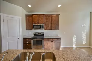 4088 E Oakland Hills Dr, Eagle Mountain, UT 84005 - Photo 15