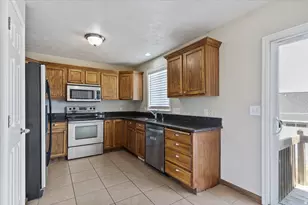 8961 S Mayflower St, West Jordan, UT 84088 - Photo 7