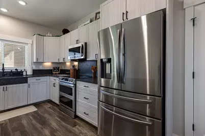 1558 S East Creekside Dr E, Kanab, UT 84741 - Photo 11