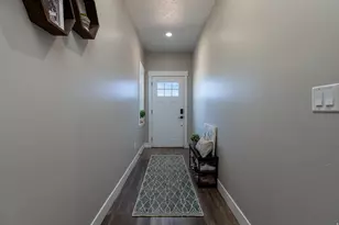 1558 S East Creekside Dr E, Kanab, UT 84741 - Photo 3