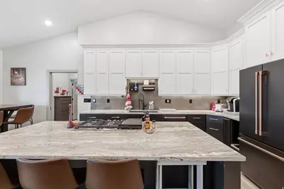 175 N 100 W, Providence, UT 84332 - Photo 9