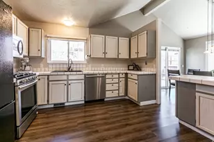 2547 E Falcon Wy, Sandy, UT 84093 - Photo 17