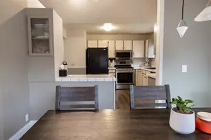 2547 E Falcon Wy, Sandy, UT 84093 - Photo 13