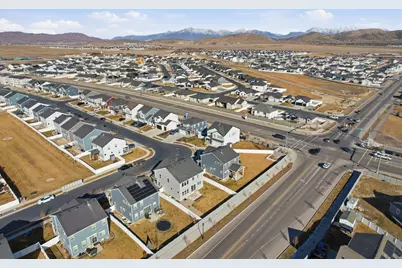 732 E Stonebriar Dr N, Eagle Mountain, UT 84005 - Photo 43