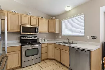 516 W 200 S, Clearfield, UT 84015 - Photo 9