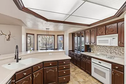 10071 S Bingham Miner Ct, South Jordan, UT 84095 - Photo 9