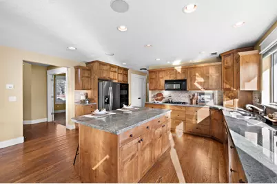 2439 E Woodwillow Cir, Salt Lake City, UT 84109 - Photo 17