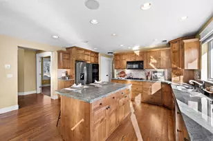 2439 E Woodwillow Circle, Salt Lake City, UT 84109 - Photo 17