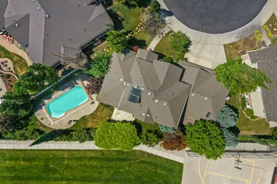 2439 E Woodwillow Cir, Salt Lake City, UT 84109 - Photo 3