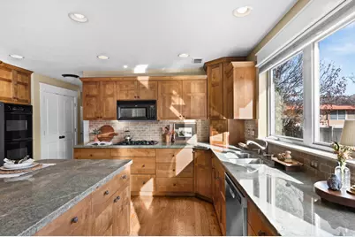 2439 E Woodwillow Cir, Salt Lake City, UT 84109 - Photo 17