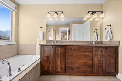 2439 E Woodwillow Cir, Salt Lake City, UT 84109 - Photo 25