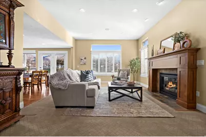 2439 E Woodwillow Cir, Salt Lake City, UT 84109 - Photo 9