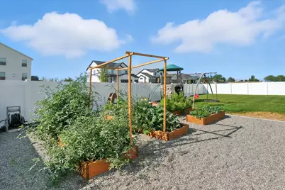 590 S 400 E, Hyrum, UT 84319 - Photo 43