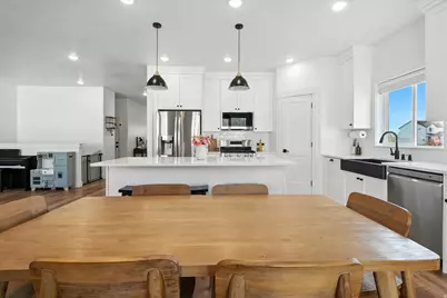 590 S 400 E, Hyrum, UT 84319 - Photo 5