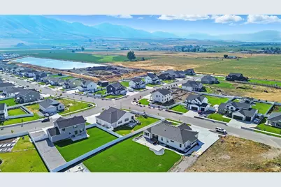 590 S 400 E, Hyrum, UT 84319 - Photo 55