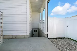 590 S 400 E, Hyrum, UT 84319 - Photo 39