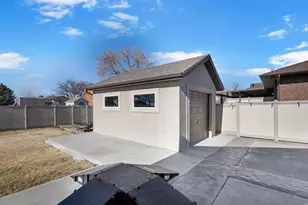 5581 S 100 W, Washington Terrace, UT 84405 - Photo 25