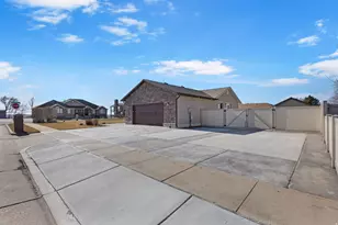 5581 S 100 W, Washington Terrace, UT 84405 - Photo 3