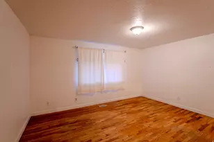 10522 S Amaryllis St, Sandy, UT 84094 - Photo 9