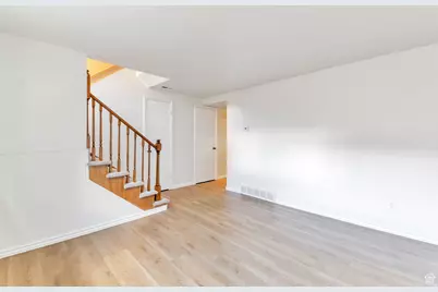 111 E Center N #6A, Clearfield, UT 84015 - Photo 5