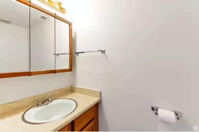 111 E Center N #6A, Clearfield, UT 84015 - Photo 7